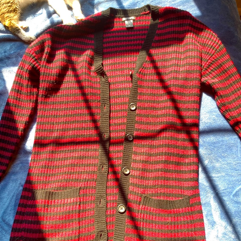 Small hot topic red and black sweater